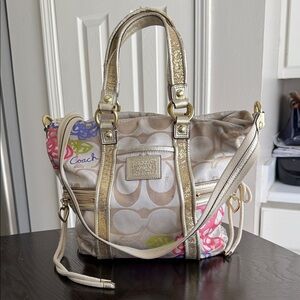 COACH Poppy Daisy Applique Gold Sateen Handbag & Matching Heart Shape Coin Purse
